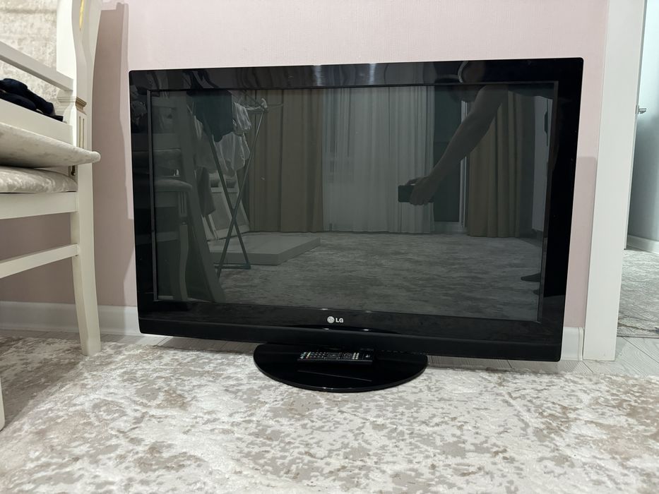 Продам телевизор LG