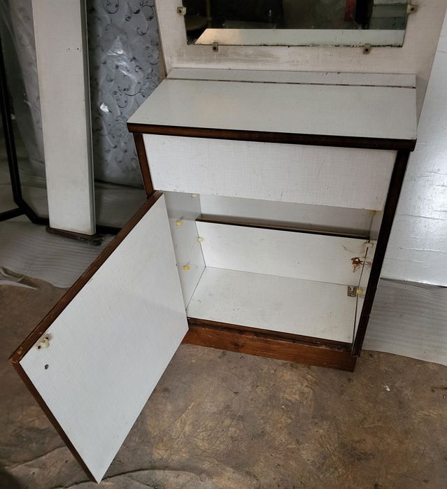 Обувница с зеркалом