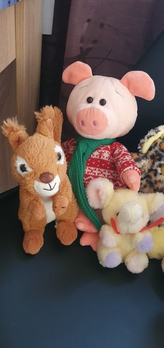 Плюшени        играчки .