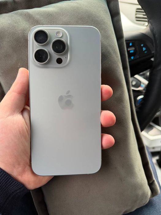 iPhone 15 Pro Max  256 gb titanium