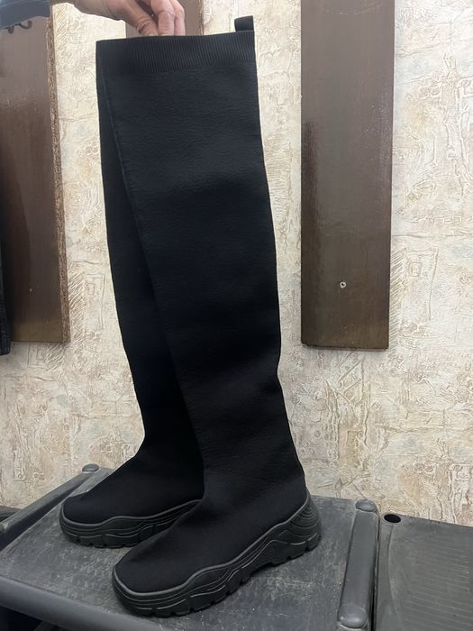 Уникални ботуши тип чорап