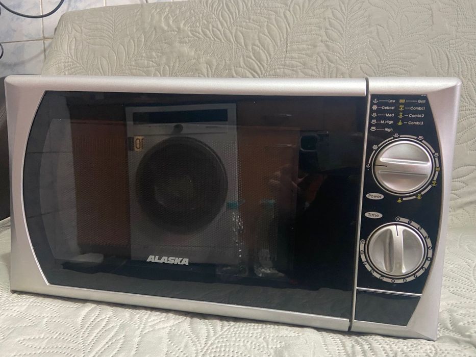Cuptor cu microunde ALASKA