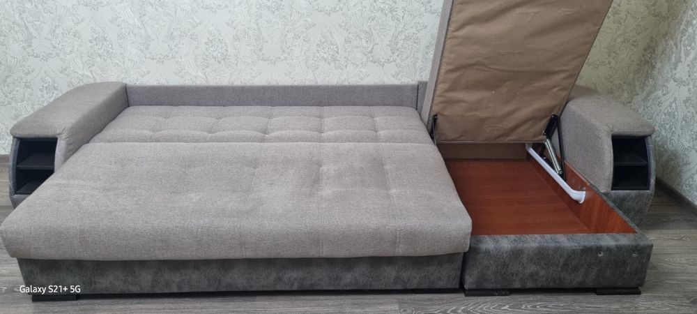 Продаю угловой диван