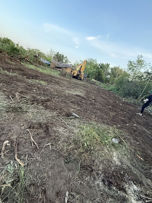 (Ofertă) Teren intravilan cu casa bătrânească