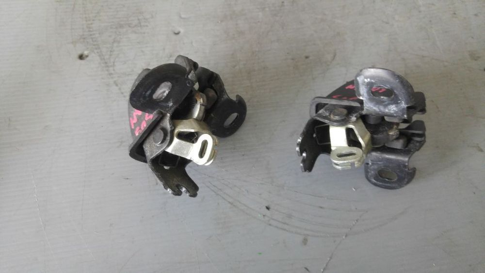 broasca set mecanism stanga spate portbagaj dacia logan mcv 8200509135