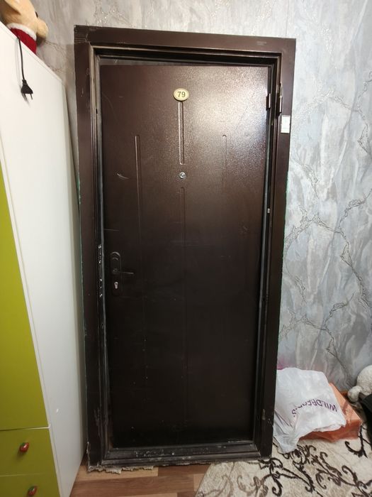 Продам дверь входную