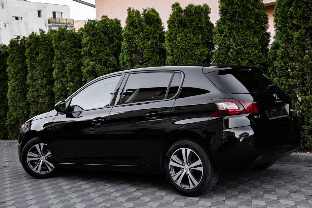 ~Peugeot 308~1.2 Benzina~An 2016~Km 108.000~Euro 6 !!!