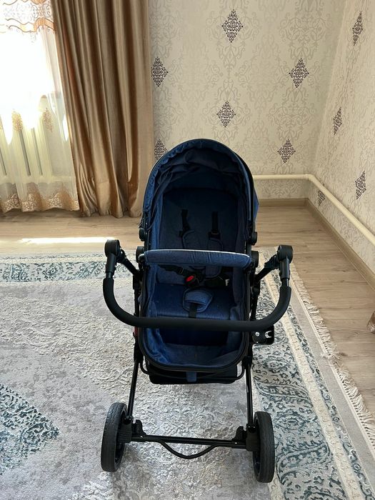 Коляска для малышей