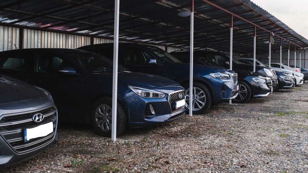 Închiriez TEREN amenajat și funcțional ca parcare – 60 DE LOCURI