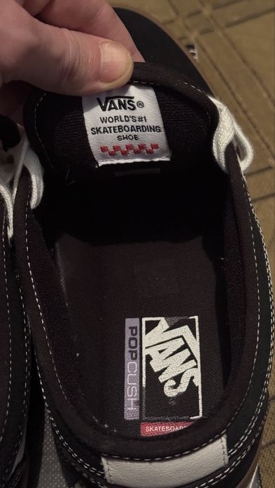 Продам оригинальные кроссовки vans