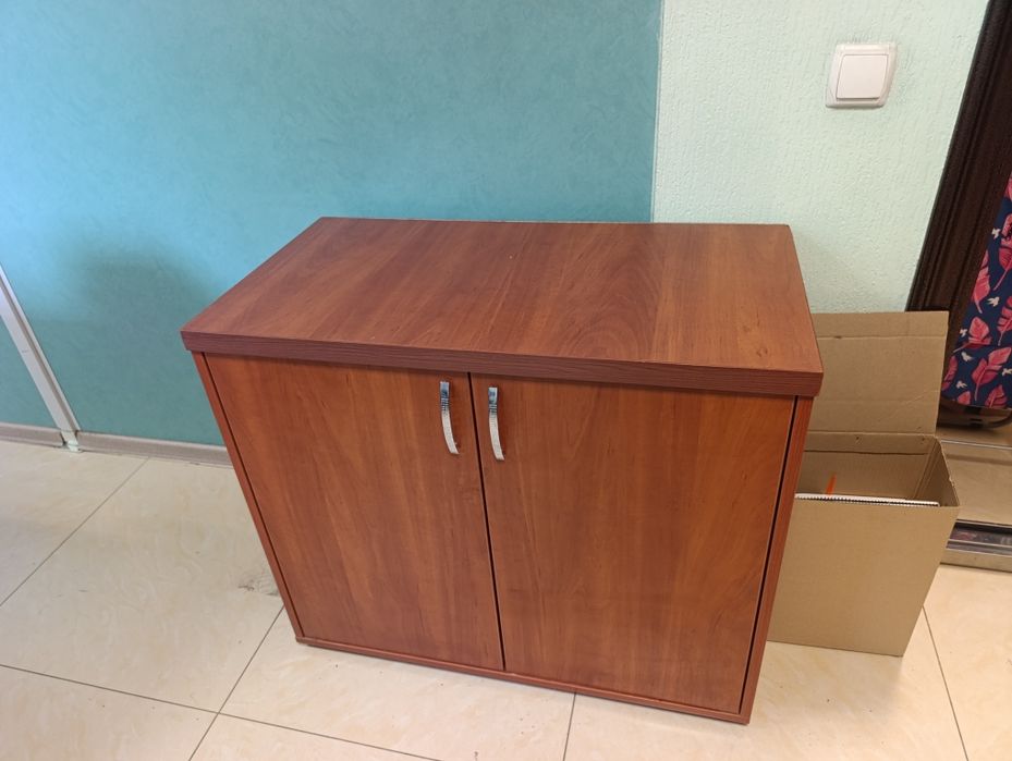 Продается стол офисный