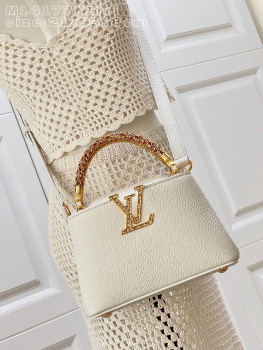 Geanta Louis Vuitton Capucines BB