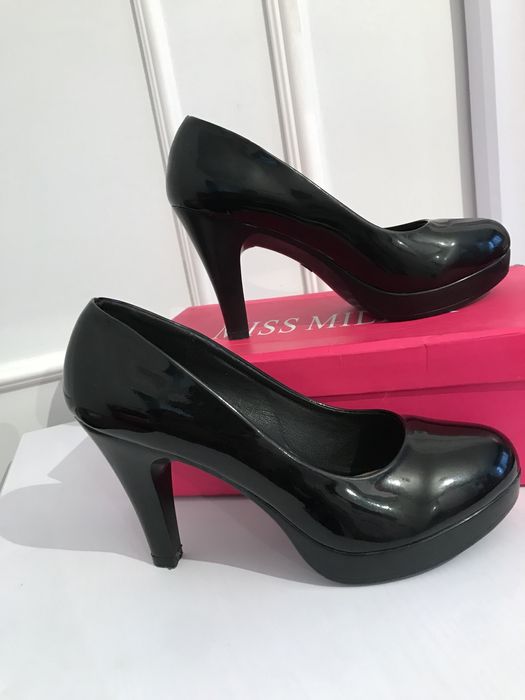 Туфли продам новые