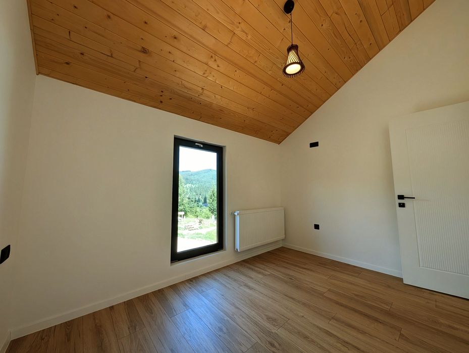 Casă modernă premium în Bucovina – view panoramic, ideală pentru locuire permanentă, vacanță sau investiție