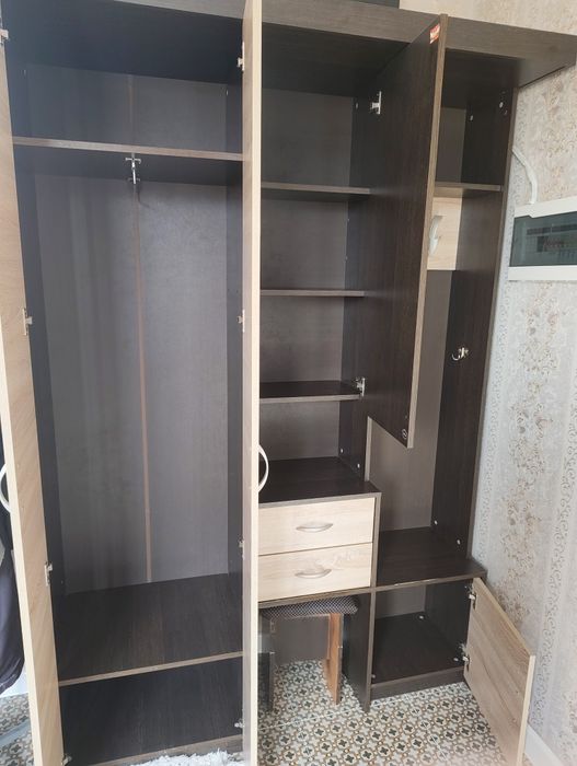 продается шкаф на прихожую