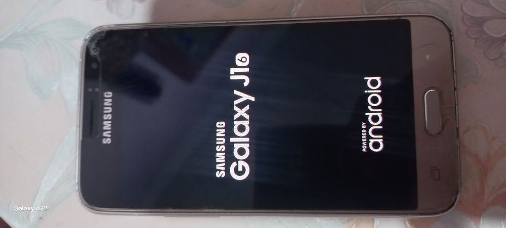 Самсунг J1 /2016