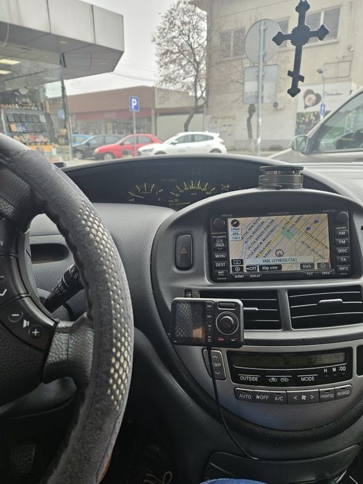 Тойота превия 2.0 D4D