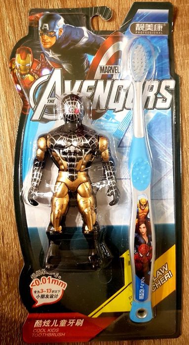 Детские зубные щетки в комплекте игрушки