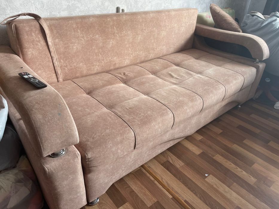 Диван раскладной 2-3 подушки есть