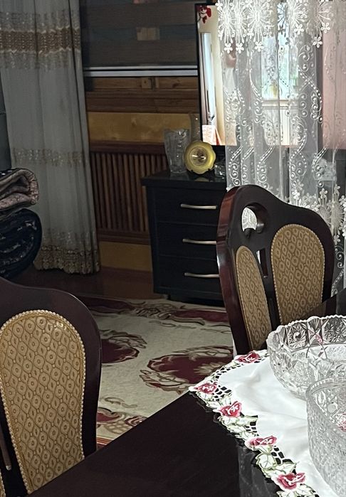 продаются три ковра  срочно оптом по хорошим ценам