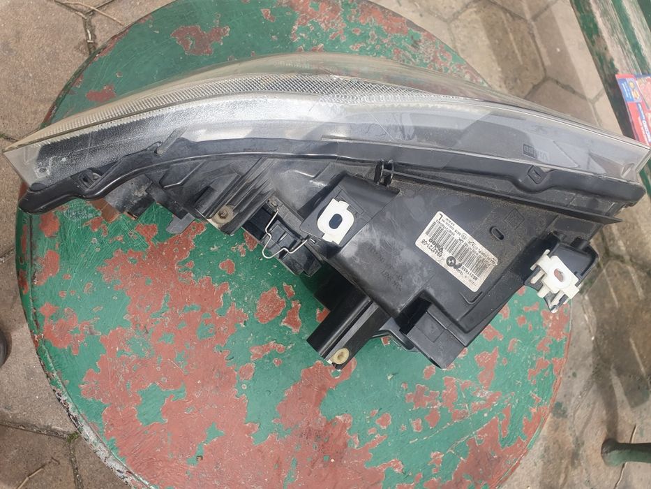 Фар за БМВ Е90 десен