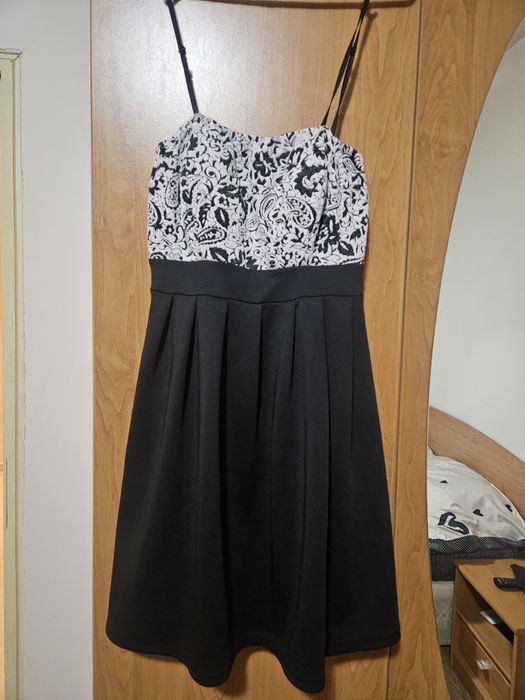 Дамска разкроена рокля