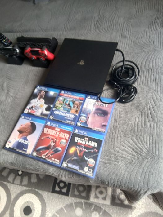Playstation 4 pro в хорошем состоянии