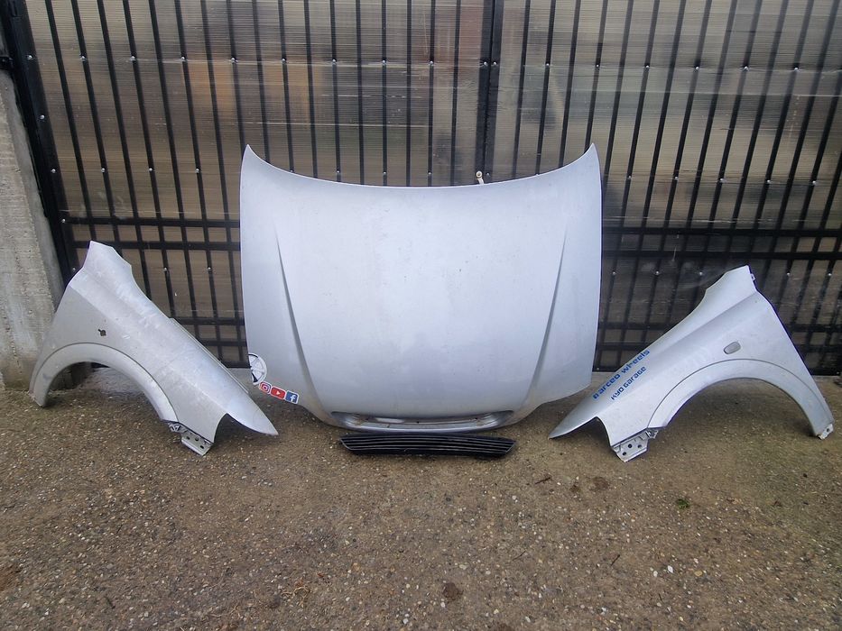 Vând capota si aripi cu prelungire