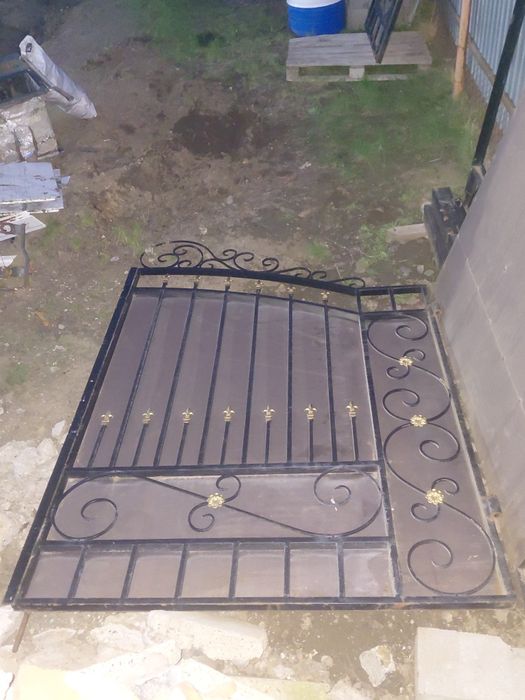 Продаеться ворота