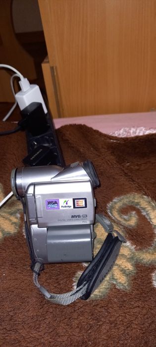 Продам видеокамеру Canon