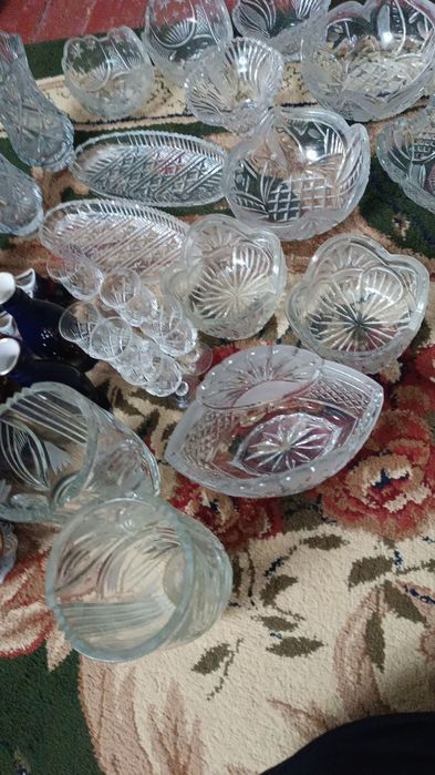 Hurustal idish sotiladi