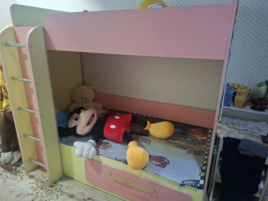 2 етажли калавать детский почти новый без царапина