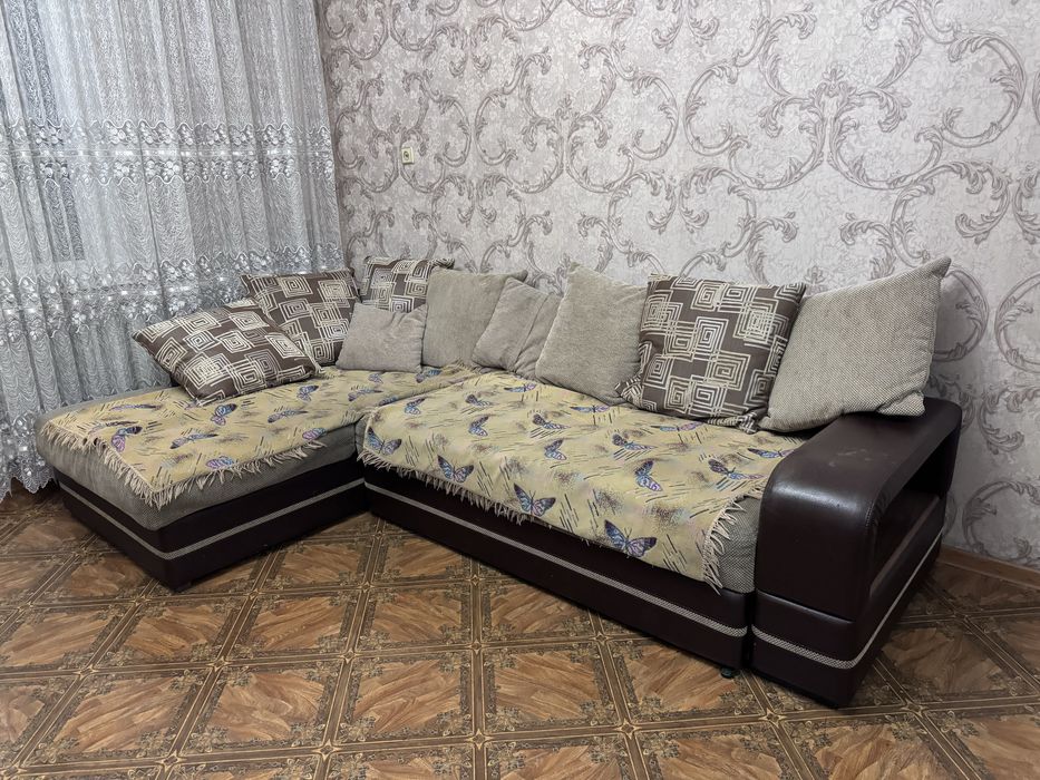 Продам диван угловой