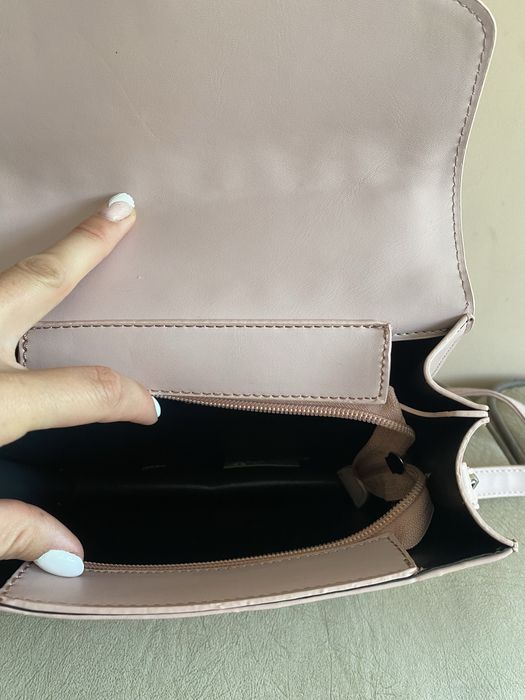 Страхотна чисто нова дамска чанта с дълга дръжка