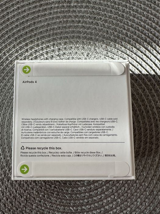 Безжични слушалки Apple AirPods 4 - нови