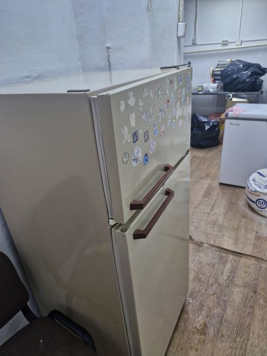 Холодильник  в идеальном рабочем состоянии