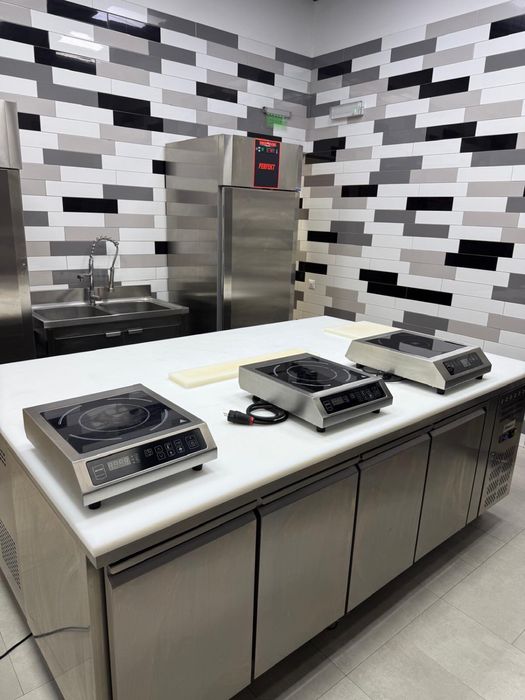 Predau afacere la cheie Mall Colosseum