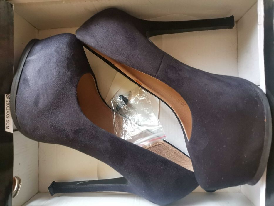 Дамски обувки на ток и платформа