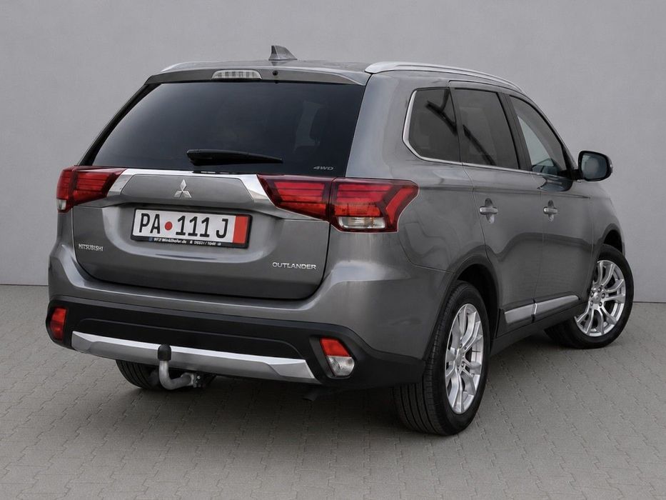 Mitsubishi Outlander 2018-New Model-4x4-Automat-Camera 360-Navi-CarPlay-Bi LED