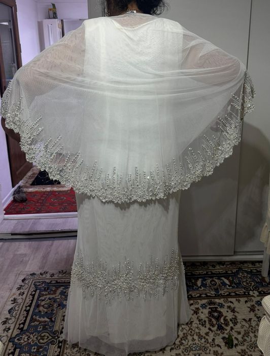 Көйлек сатылады.