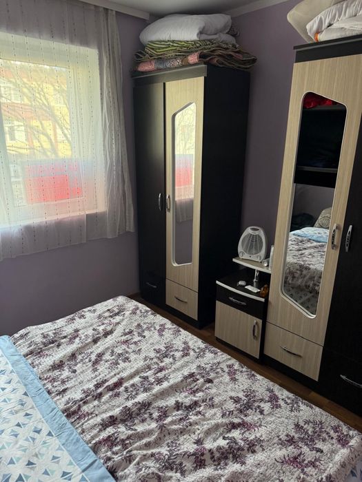 Vand apartament , 2 camere fara centrala termica mobilat complet