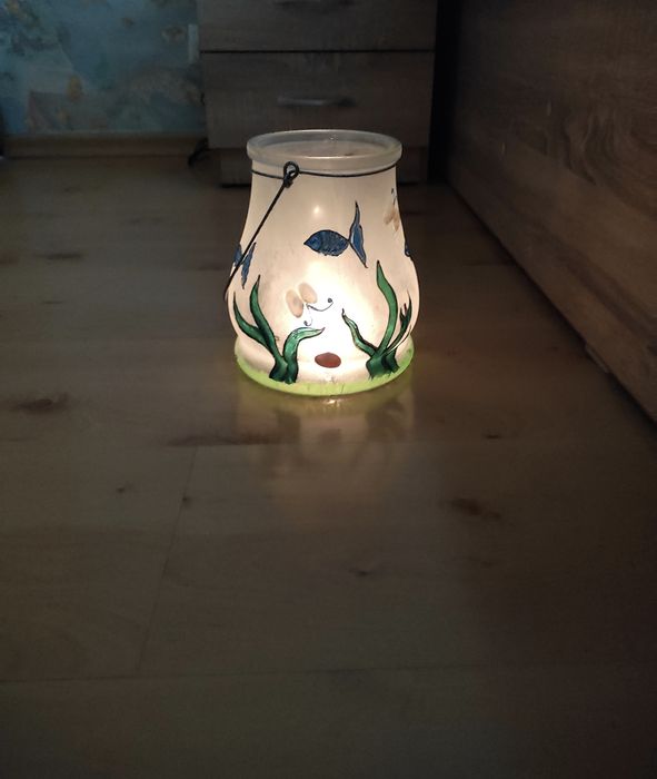 Закачащ се свещник за чаени свещи