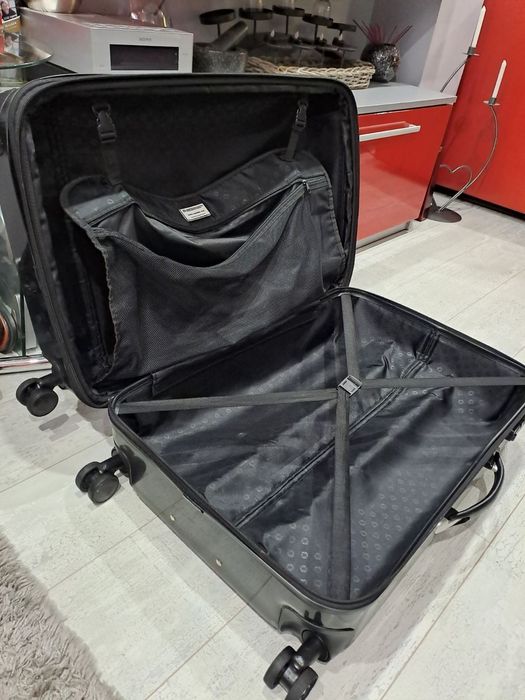 Куфар HAUPTSTADTKOFFER (телескопична дръжка, колелца, шифър,уширител)