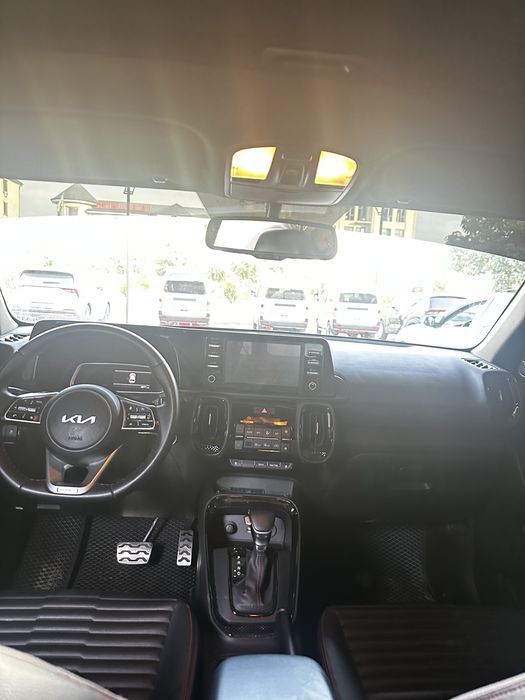 Kia Sonet full pozitsa