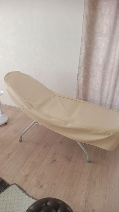 Продам лампу, кушетку