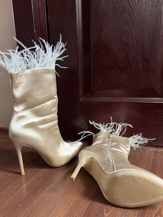 Официлани боти с тънък ток