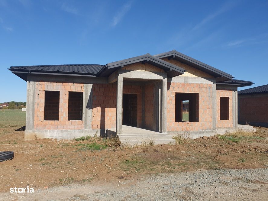 Vila Balotesti, padure,'la rosu',bransata la utilitati 99000 euro
