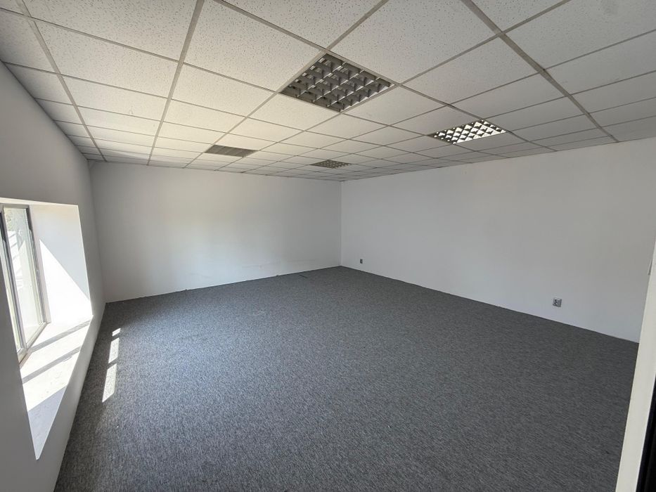 închiriez spațiu Hala 1200m teren 4620m