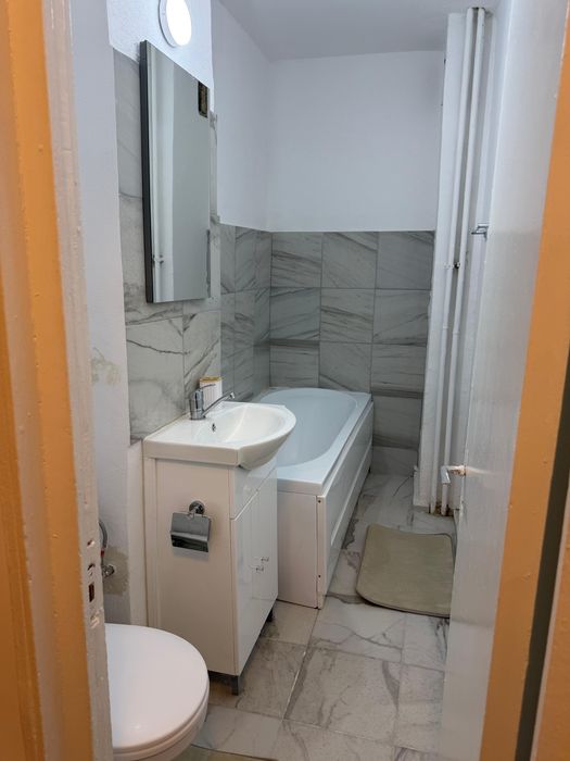 Inchiriez garsoniera