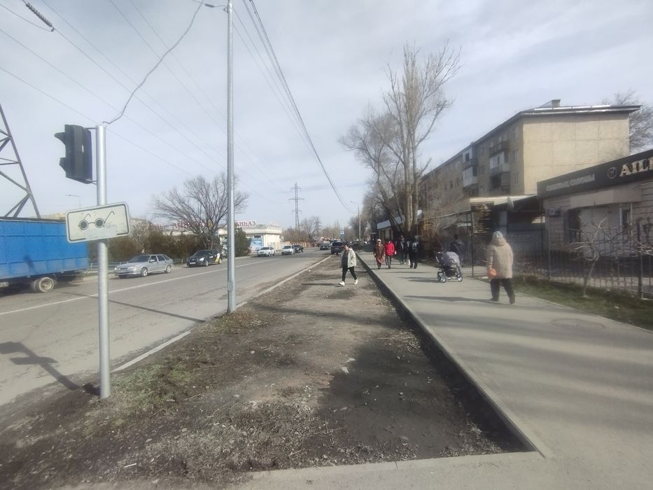 2 комнатная в 7 мкрн 1 этаж